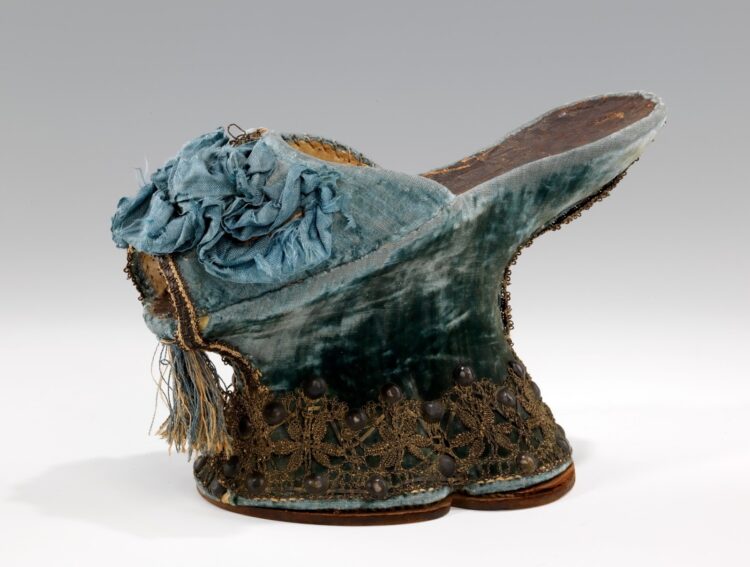 catherine de medici feet 1