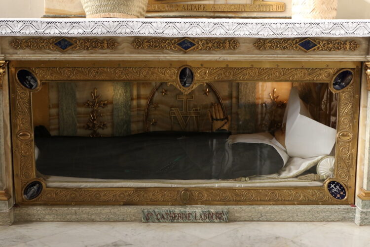 catherine laboure feet 5