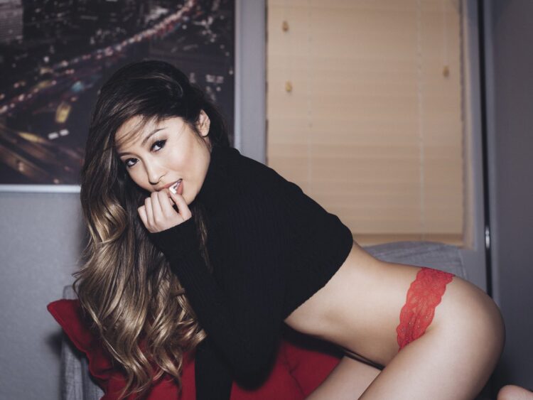 catherine lynn feet 3