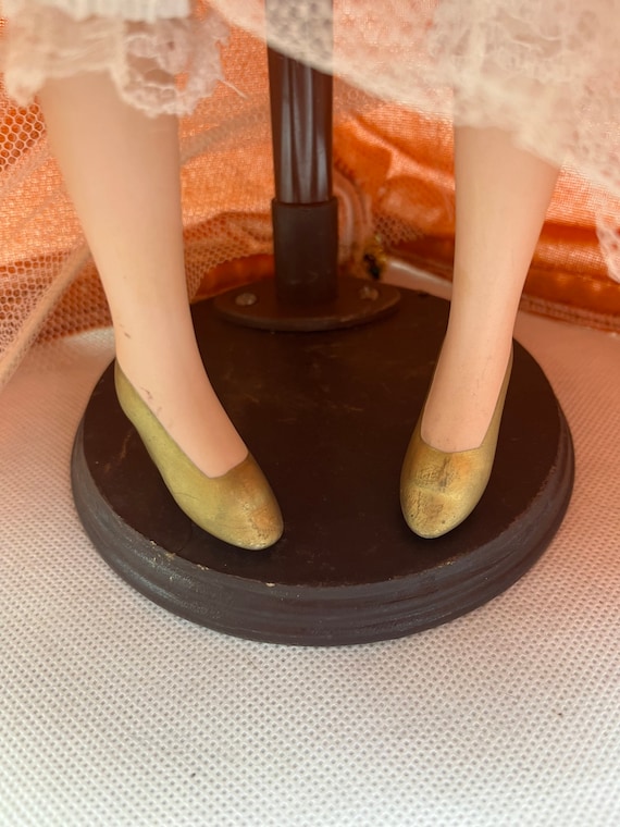 catherine of aragon feet 4