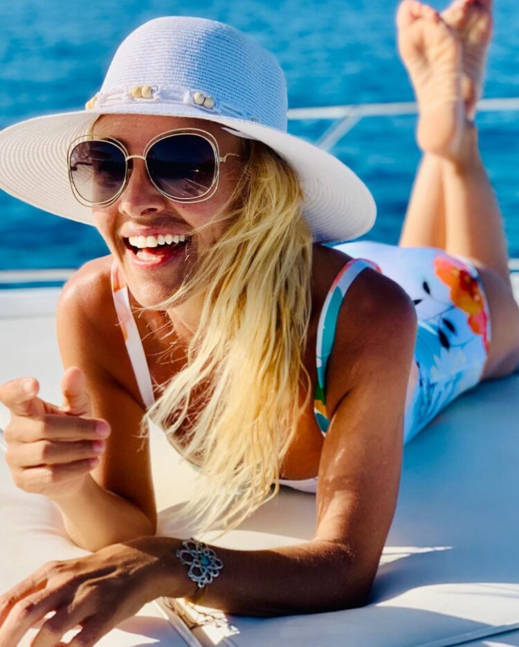 cayetana guillen cuervo feet 3