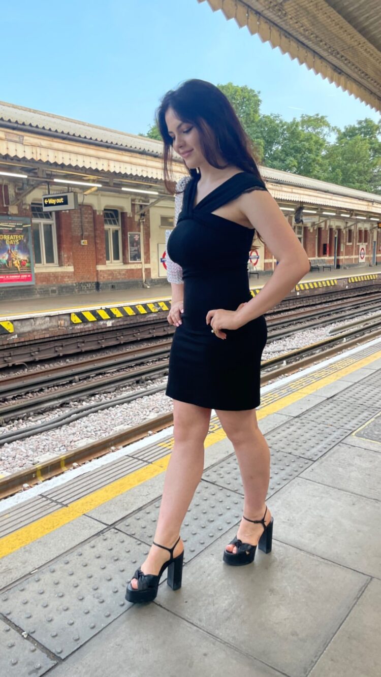 caylin aurelia feet 1