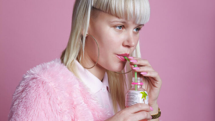 cecile loreen feet 6