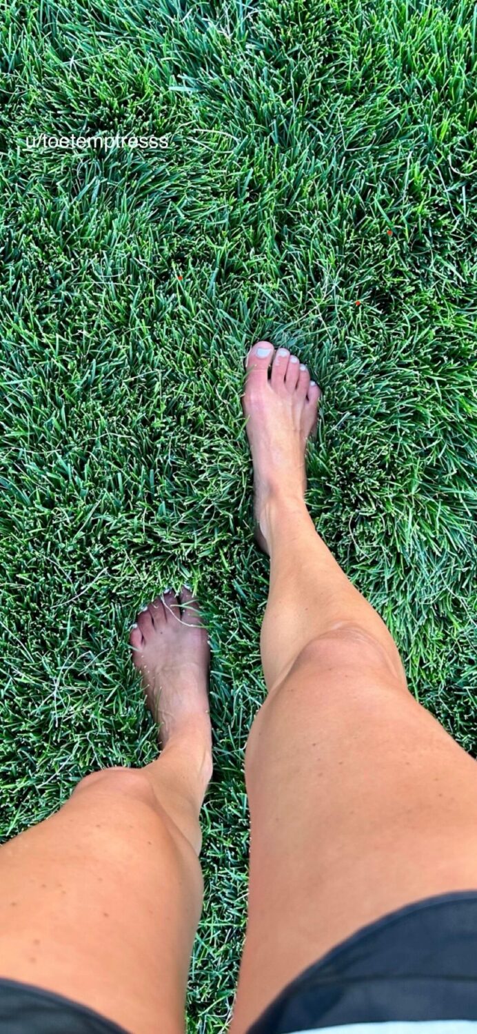 cecilia gikk sisters feet 2 scaled