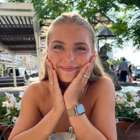 cecilia teigen feet 3