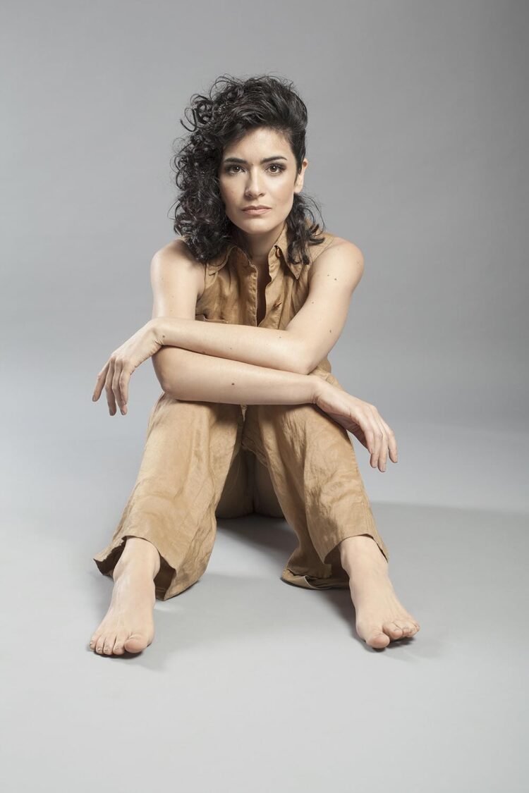 cecililla juega feet