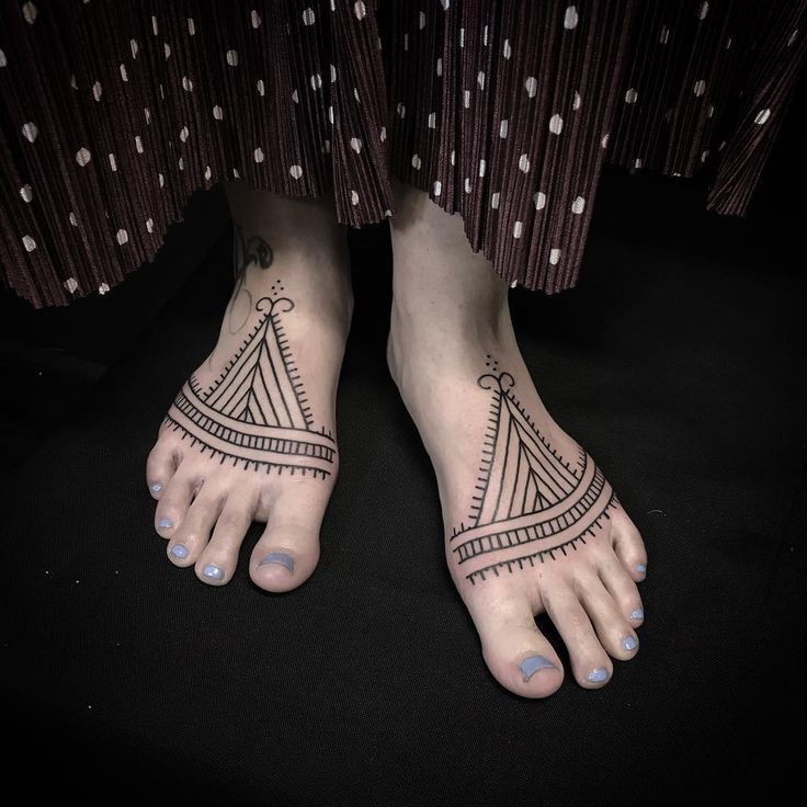 celia thomas feet 5