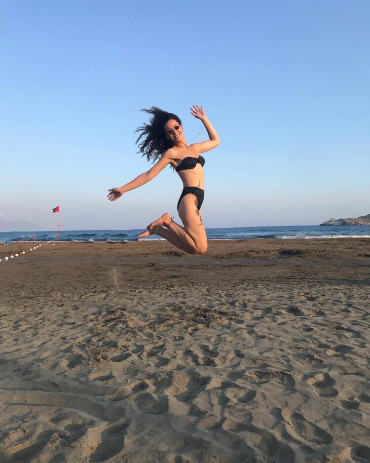 cemre melis cinar feet 3