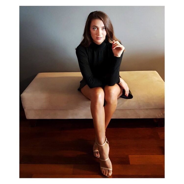 ceren benderlioglu feet 4