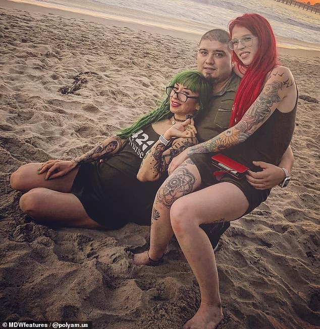 chacha polyamory feet 6