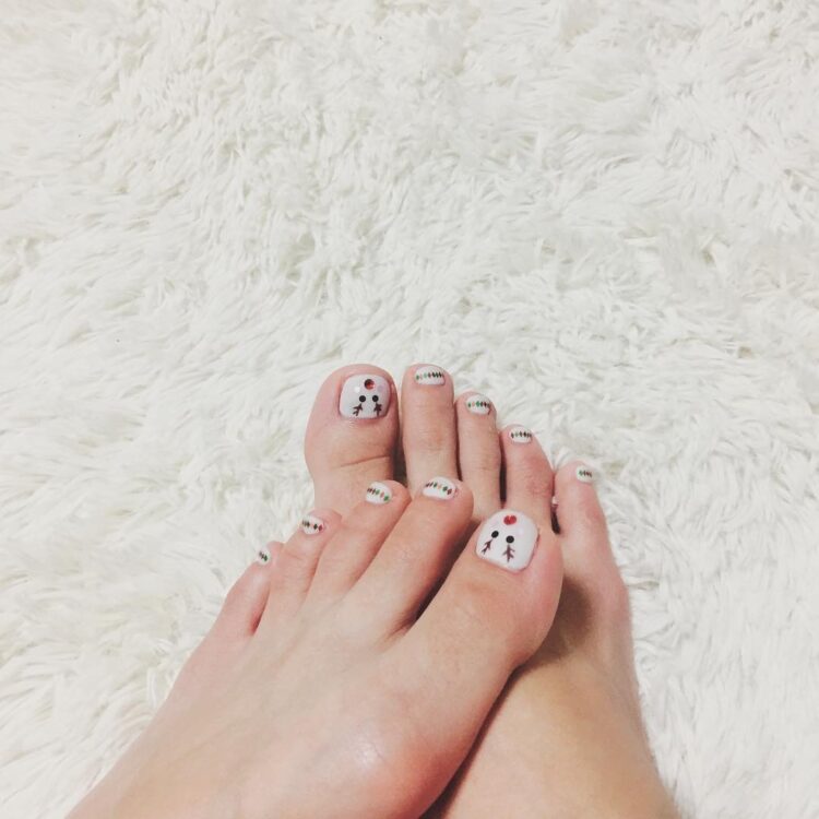 chae soo bin feet 3