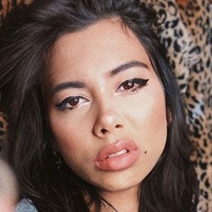 chandler gines feet 5