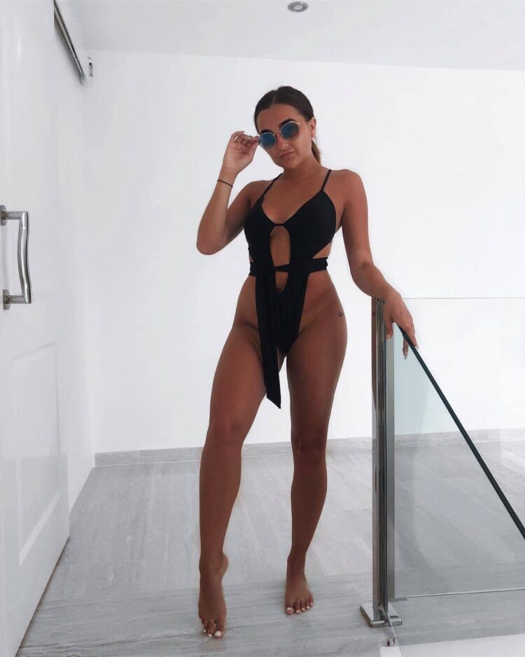 chanel fuller feet 3