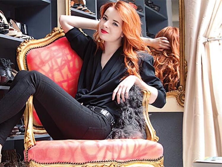 chanel gibson feet 4