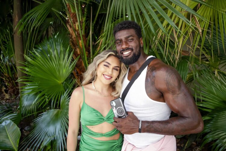 chanen johnson feet 5