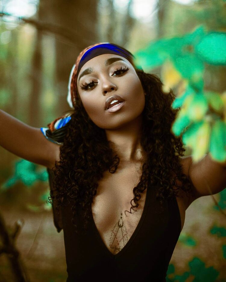 chantale hussein feet 3