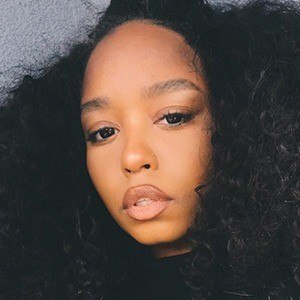 chantale hussein feet 5