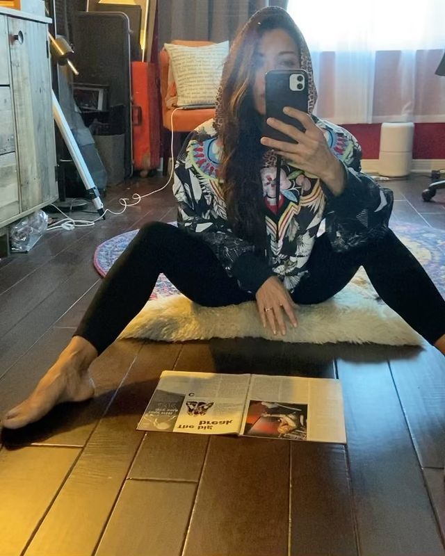 chantelle barry feet 3