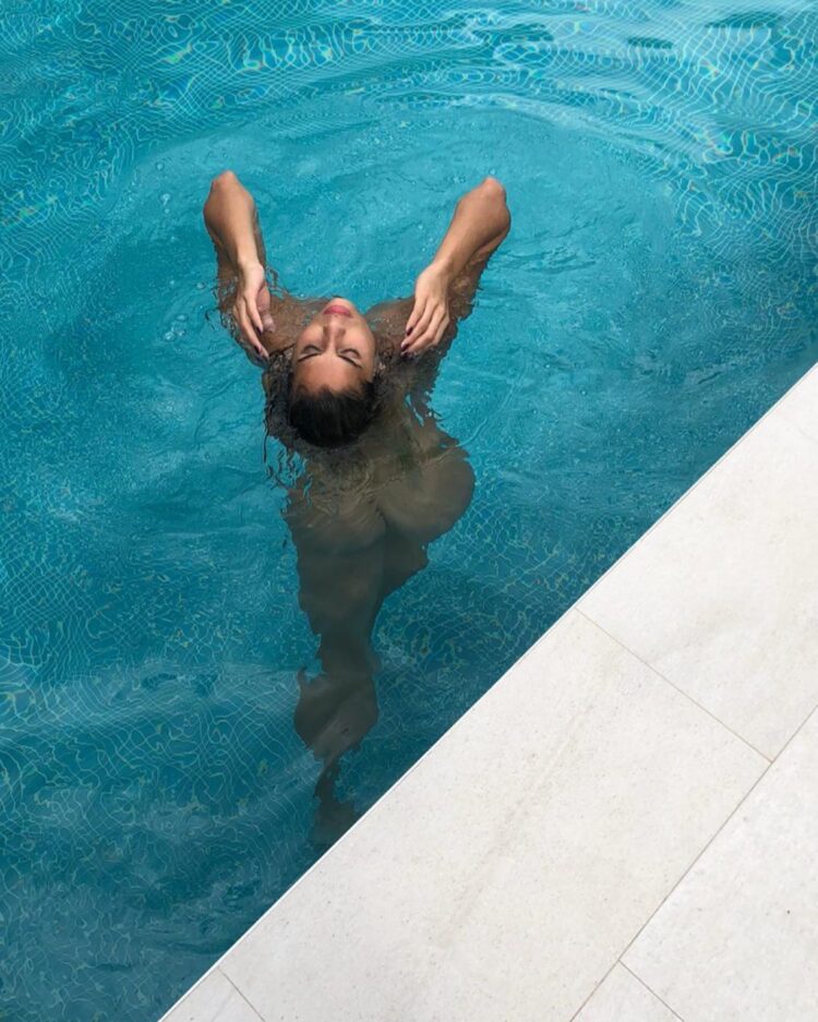 chanty vargas feet 4