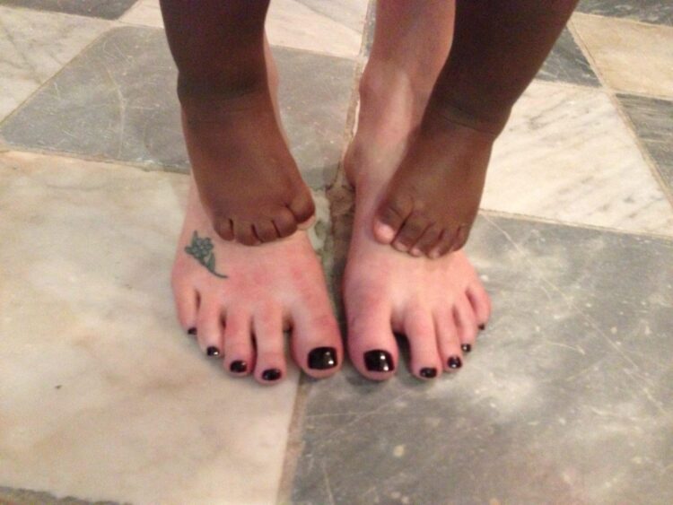 charlize theron feet 4