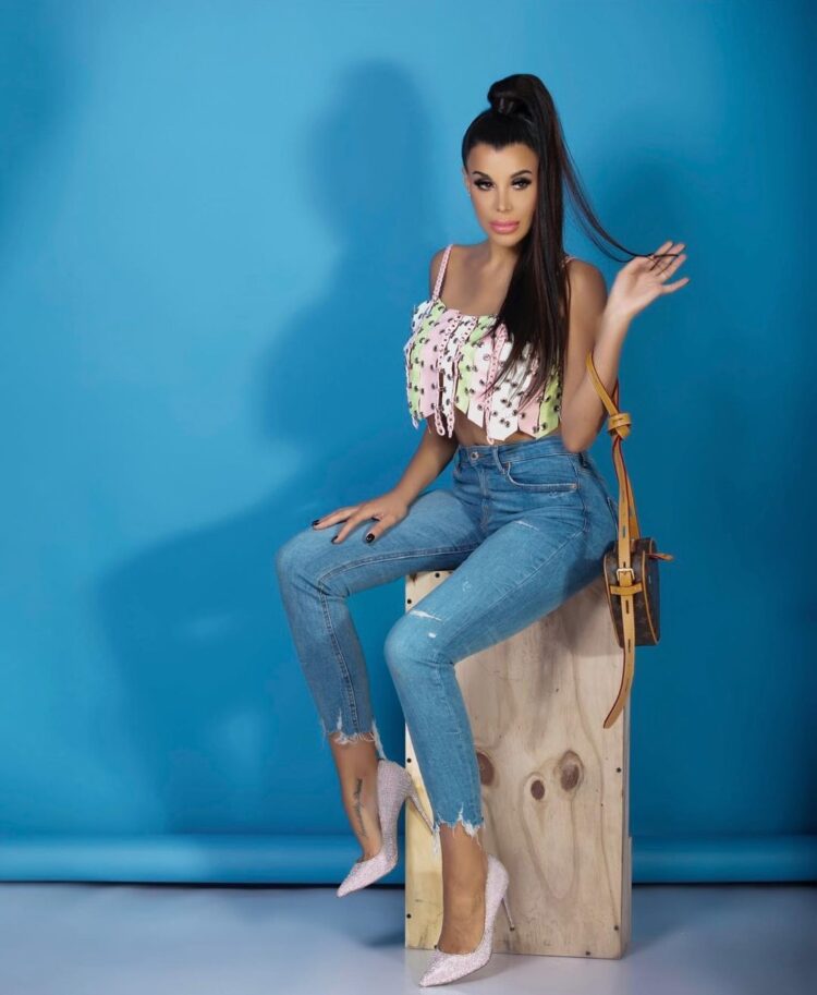 charlotte caniggia feet 5