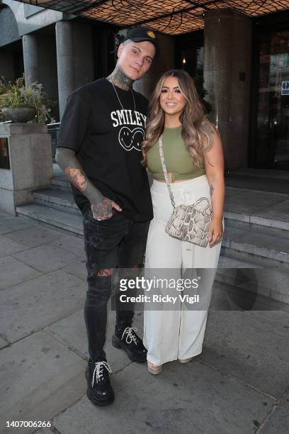 charlotte cucurnia feet