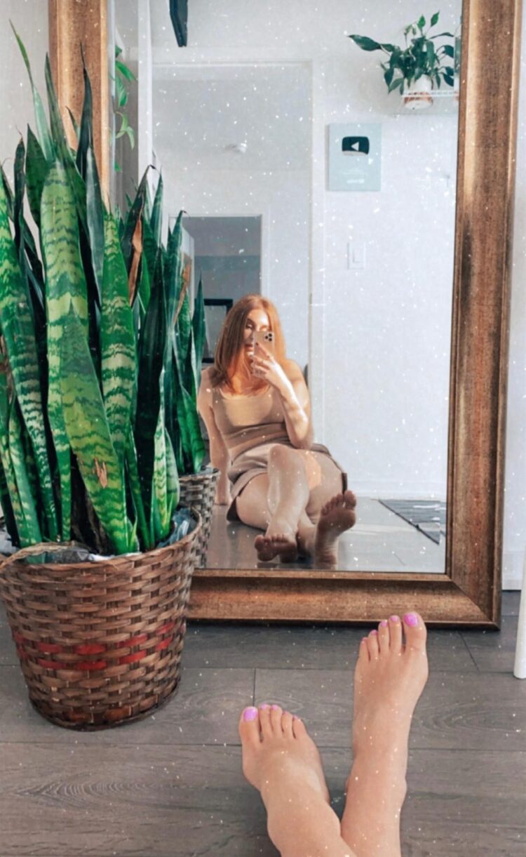 charlotte dobre feet 1