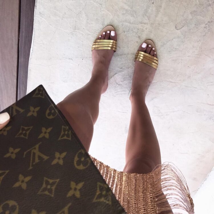 charlotte emliy sanders feet