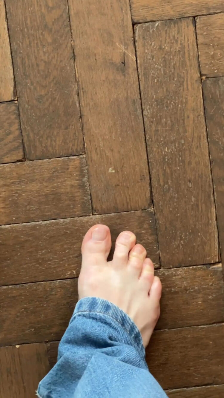 charlotte gainsbourg feet 4