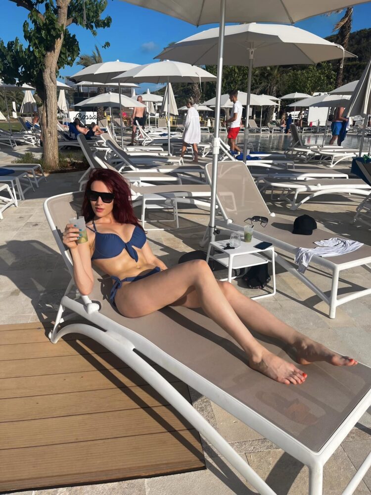 charlotte kirk feet 1