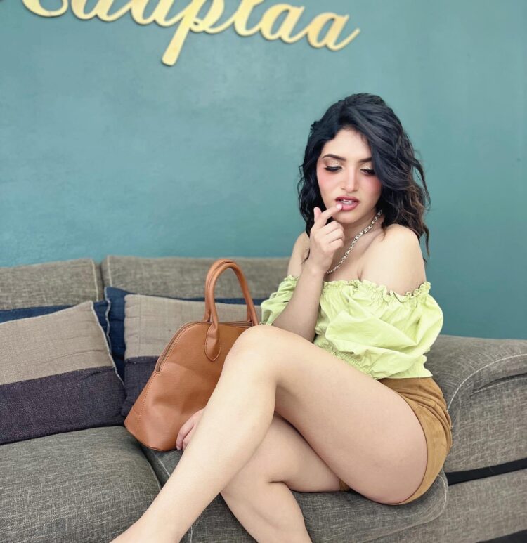 charlotte lascurain feet 1