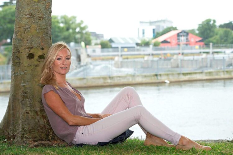 charlotte smurfit feet 5