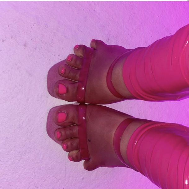 chela perez feet