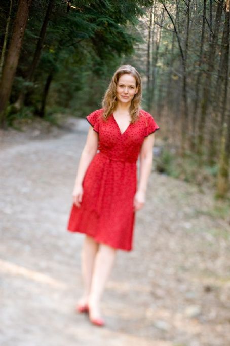 chelah horsdal feet 6