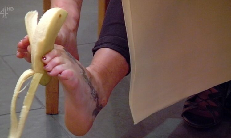 chelsea bananas feet