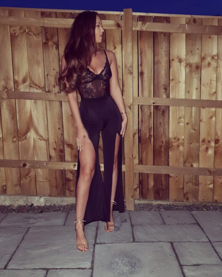 chelsea barber feet 3