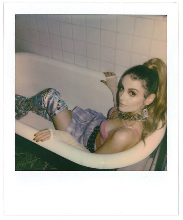 chelsea collins feet