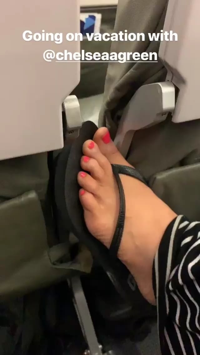 chelsea green feet 3