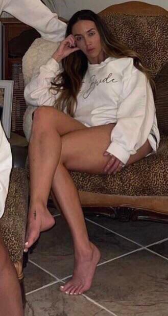 chelsea green feet 4