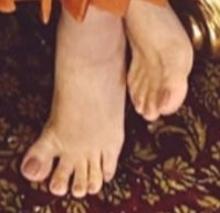 chelsea islan feet 2