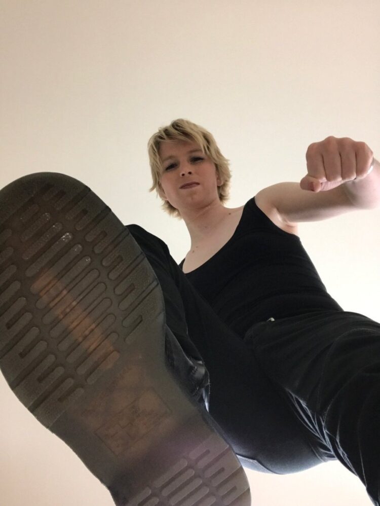 chelsea manning feet 6