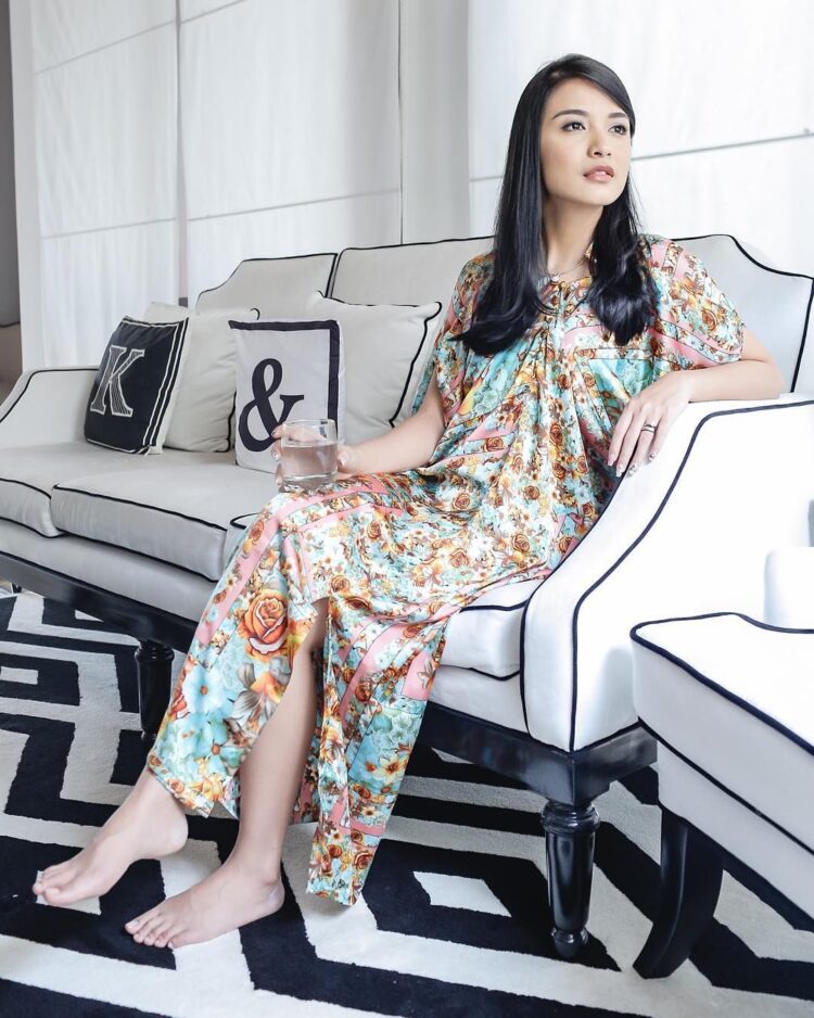 chelsea olivia feet 3