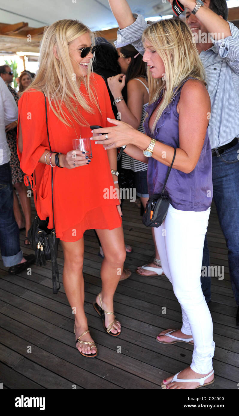 chelsy davy feet 5