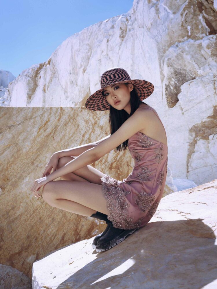 chiara di quarto feet 3