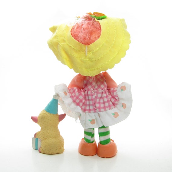 chicle de fresa dolls feet 3
