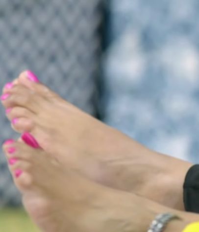 chinmayee salvi feet