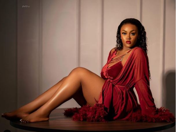 chioma avril rowland feet 4