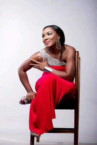 chioma chukwuka akpotha feet 4