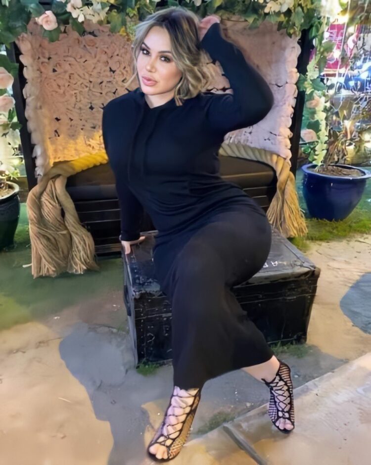 chiquis feet 3