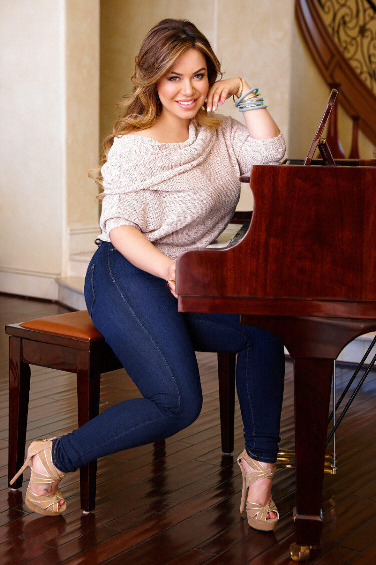 chiquis feet
